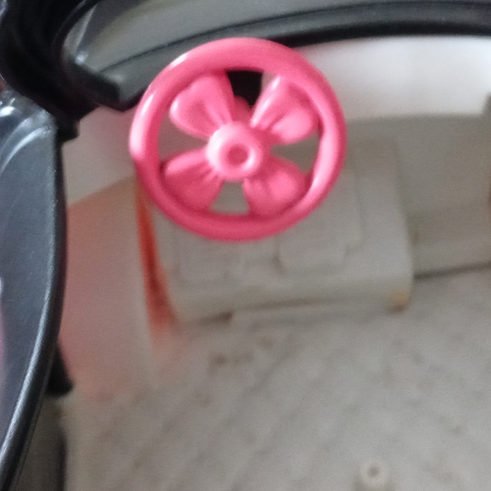 Barbie convertible car - Picture 7 of 8